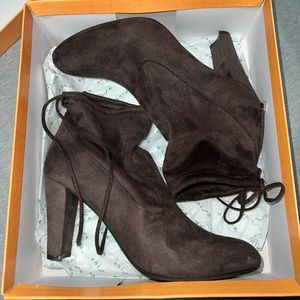 Unisa Chocolate Brown booties 8.5, slightly worn